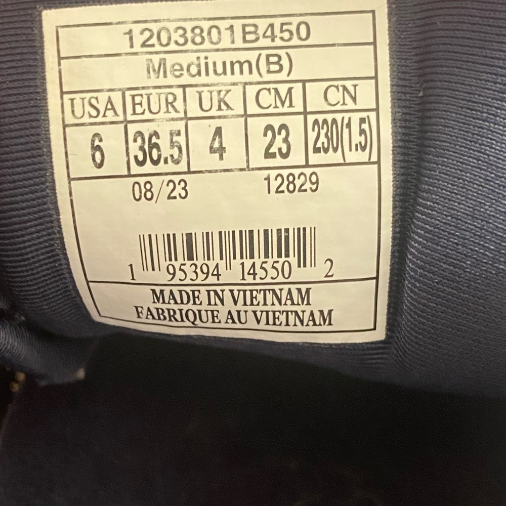 Brooks Women's Ghost 15 running shoes in the Peacoat/Pearl/Salt Air Size 6 - Picture 3 of 5